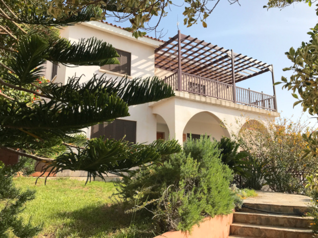 Top hill villa photo